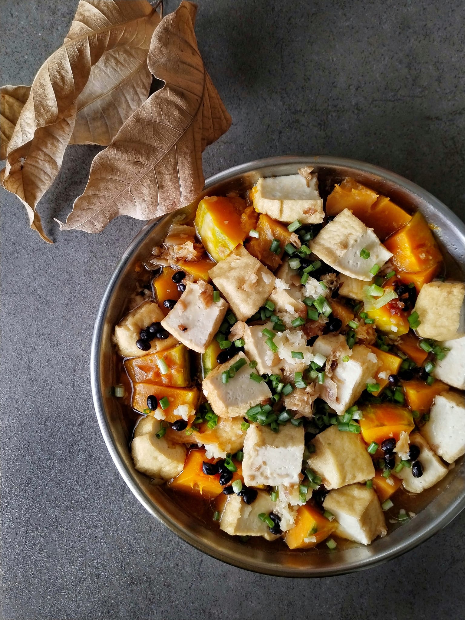 Creamy cashew & tofu curry